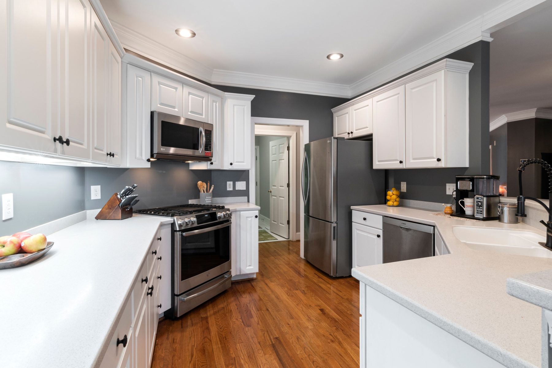 Finished painted kitchen cabinets